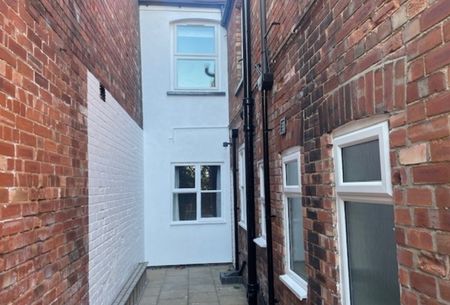 Ground Floor Flat, 95 Dixon Street, Lincoln, LN5 8AQ - Photo 2