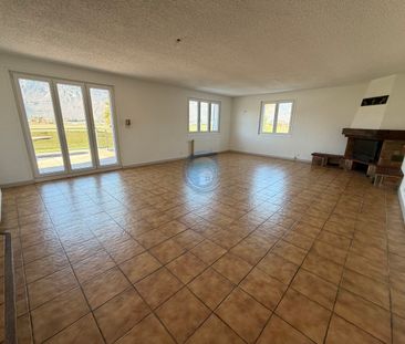 BEAUTIFUL 4.5-ROOM APARTMENT WITH CHIMNEY AND SPACIOUS TERRACE - Photo 3