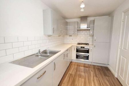 Stella Close, Aylesbury, HP18 - Photo 3