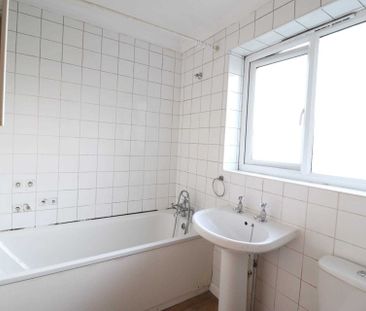 Smewin Court, High Wycombe - Photo 3