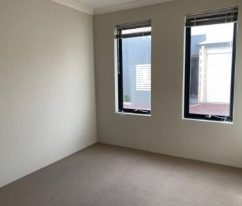 Modern & Low-Maintenance 3x2 Living - Photo 2