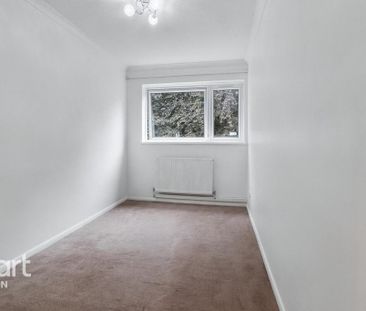 3 bedroom flat to rent - Photo 2