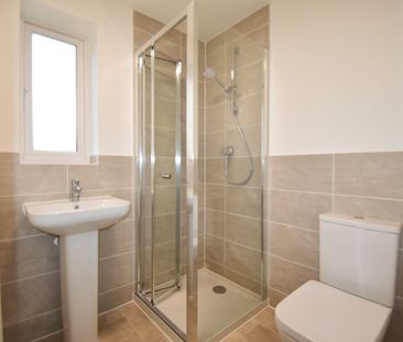 2 bedroom semi-detached house to rent - Photo 5