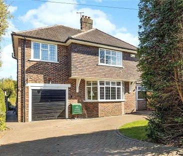 A substantial family home set in a desirable central Sevenoaks loca... - Photo 3