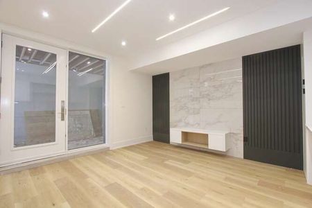 For Lease - 247 Alderbrae Avenue, Toronto, Ontario - Photo 4