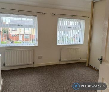 2 bedroom semi-detached house to rent - Photo 2