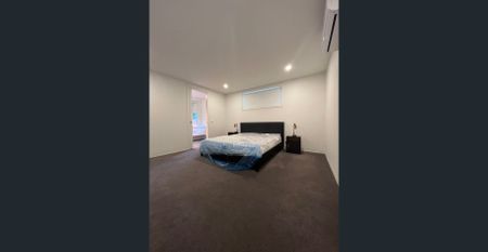 Furnished Modern Townhouse in the Centre of Box Hill North - Photo 5