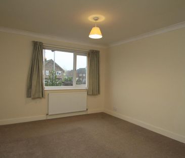 4 bedroom semi-detached house to rent - Photo 4