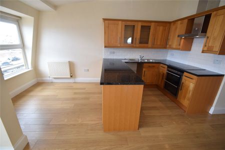 2 bed apartment to rent in St. Annes Road, Bridlington, YO15 - Photo 3