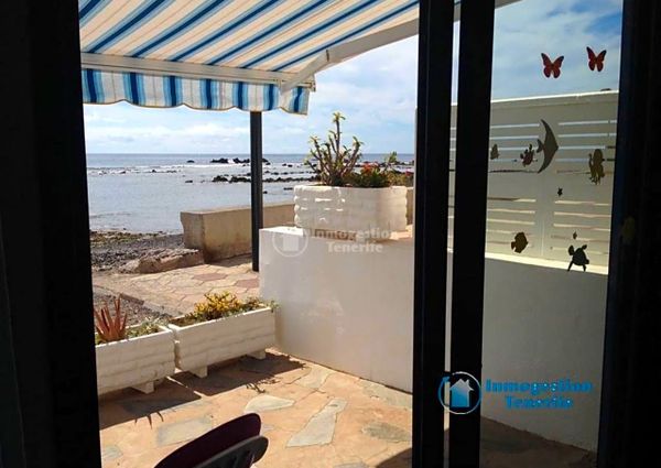 ** To rent 1 bedroom beach front house in Las Galletas