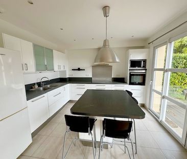 Location Maison 6 pièces 138m² MEDAN 78670 - Photo 2