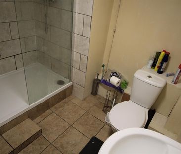 3 bedroom apartment to rent - Photo 4