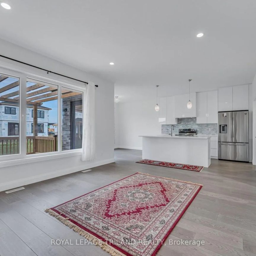 1719 APPLEROCK AVENUE - Photo 1