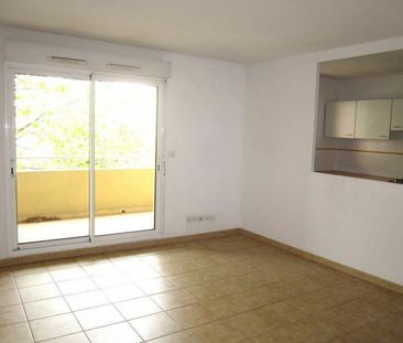 NIMES CARNOT APPARTEMENT T2 AVEC TERRASSE ET GARAGE - Photo 3