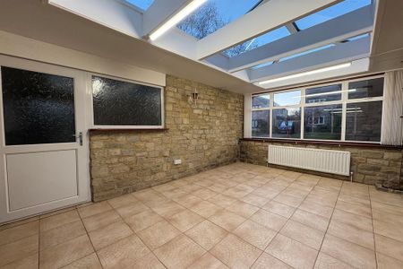 4 bedroom detached house to rent - Photo 2