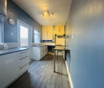 Church Road, Warwickshire, CV10 - Photo 2