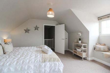 2 bedroom semi-detached house to rent - Photo 3
