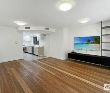 Spacious Three Bedroom Townhouse for Rent! - Photo 1