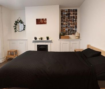 4 bedroom terraced house to rent - Photo 6