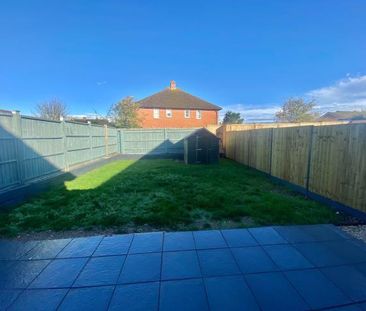 3 bedroom semi-detached house to rent - Photo 1