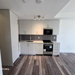 For Lease - 2075 King Road Unit# 351, King, Ontario - Photo 3