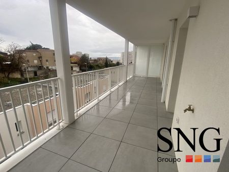T4 NEUF AVEC BALCON + PARKINGS - Photo 5