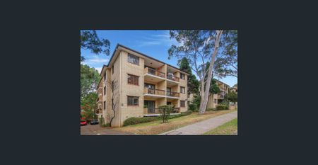 Extra Large 1 Bedroom Unit - 2 Toilets - Photo 4