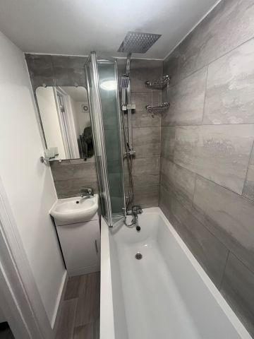 1 Bed Flat, Viaduct Road, BN1 - Photo 4