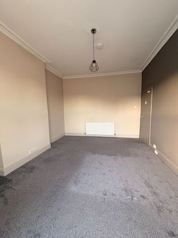 4 Bed Semi-Detached House, Woodchurch Lane, CH42 - Photo 3