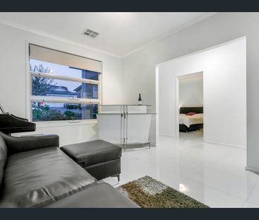 4 Bedroom Home with Spectacular Views. - Photo 1