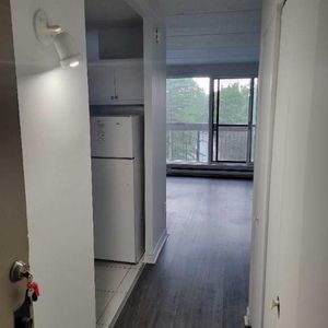 Très Bel Appartement Studio à Louer - Une Personne - Boulevard des Sources - DDO; Aussi 3 1/2, 4 1/2 - Photo 2