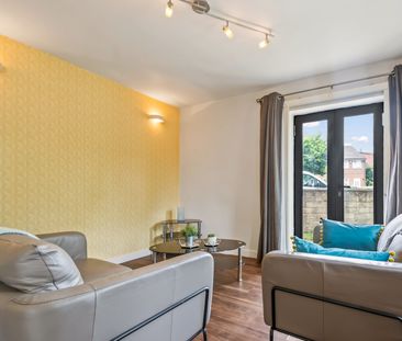 27 THE MEWS, BENTLEY LANE Leeds - LS6 4AJ - Photo 3
