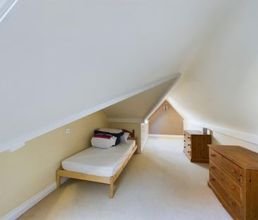 2 bedroom end of terrace house to rent - Photo 2