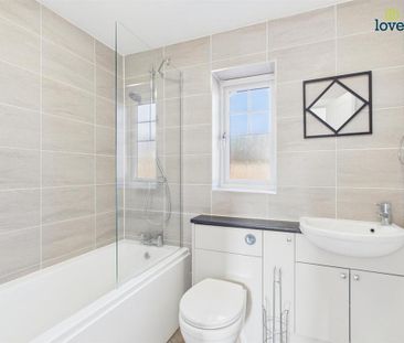 3 bedroom detached house to rent - Photo 4