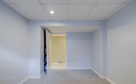 For Lease - 65 Walter Avenue Unit# BSMT big bedroom, Newmarket, Ontario - Photo 4