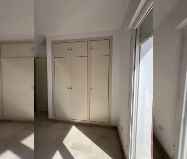 Room in a shared apartment for rent in Malaga, bills included, smok... - Photo 1