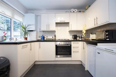 2 bedroom flat to rent - Photo 4