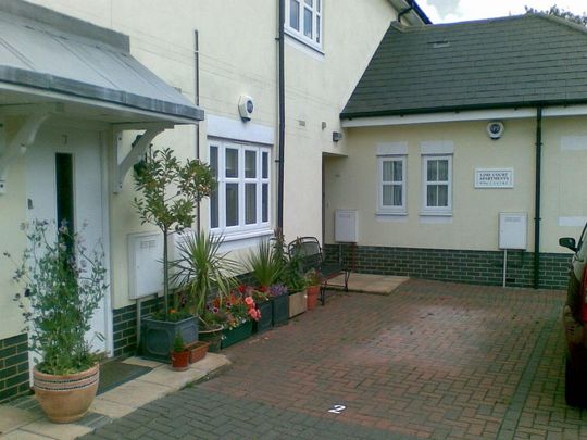 1 bedroom flat to rent - Photo 1