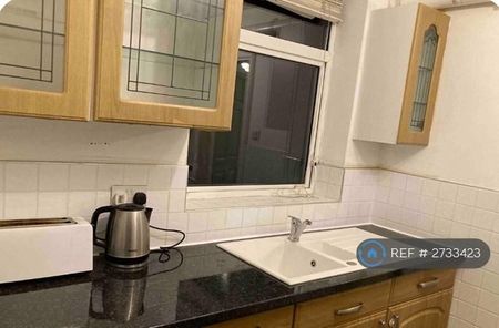 1 bedroom in a house share to rent - Photo 5