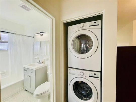 7481 Rue Ostell Crescent - Photo 1