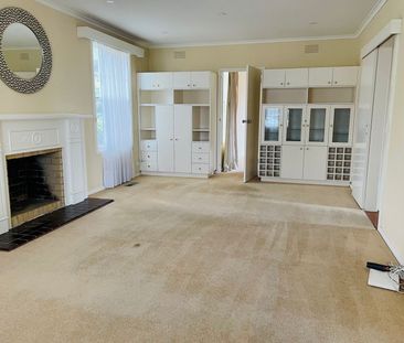 IDEAL FAMILY HOME - Photo 1