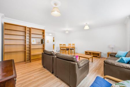 3 bedroom flat to rent - Photo 3