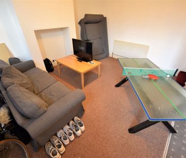 3 bedroom House in Bankfield Terrace, Leeds - Photo 6