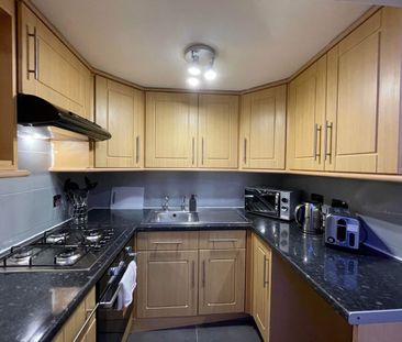 1 Bed Flat, Manchester, M16 - Photo 2