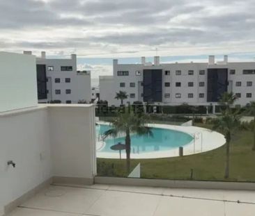 Alquiler de chalet adosado en Avenida 8 de Marzo s/n - Photo 2