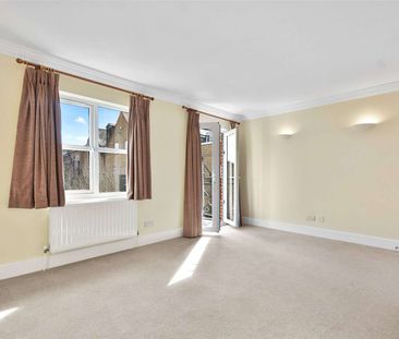 Bright second floor one bedroom apartment in a sought-after develop... - Photo 2