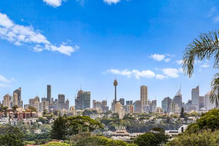 Stylish Apartment with City Views in a Blue-Ribbon Dover Heights Setting - Photo 4