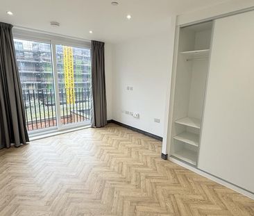 Studio to rent - Photo 2