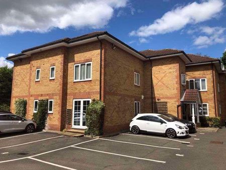 Ronald Court, Oakwood Road, Bricket Wood, St. Albans, Hertfordshire, AL2 - Photo 5