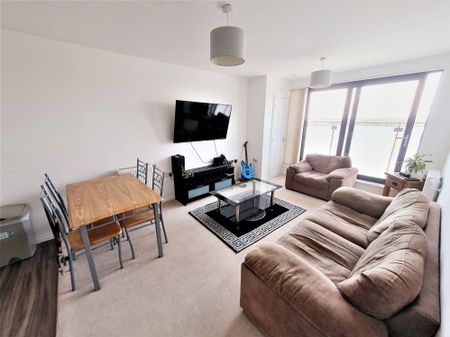 2 bedroom apartment to rent - Photo 2